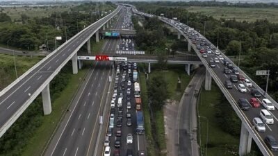 Ada Perbaikan Jalan Kembali Dilakukan Di Ruas Jalan Tol Jakarta – Cikampek Membuat Kemacetan Di Km 62+720