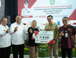 Sebanyak 7.948 ketua RT dan RW Mendapatkan Program Perlindungan Sosial dari Pemkab Indramayu