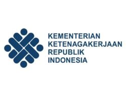 Sekjen Kemnaker, Anwar Sanusi Melakukan Pelantikan dan Pengambilan Sumpah Kepada 21 Pejabat Fungsional di Lingkungan Kemnaker.