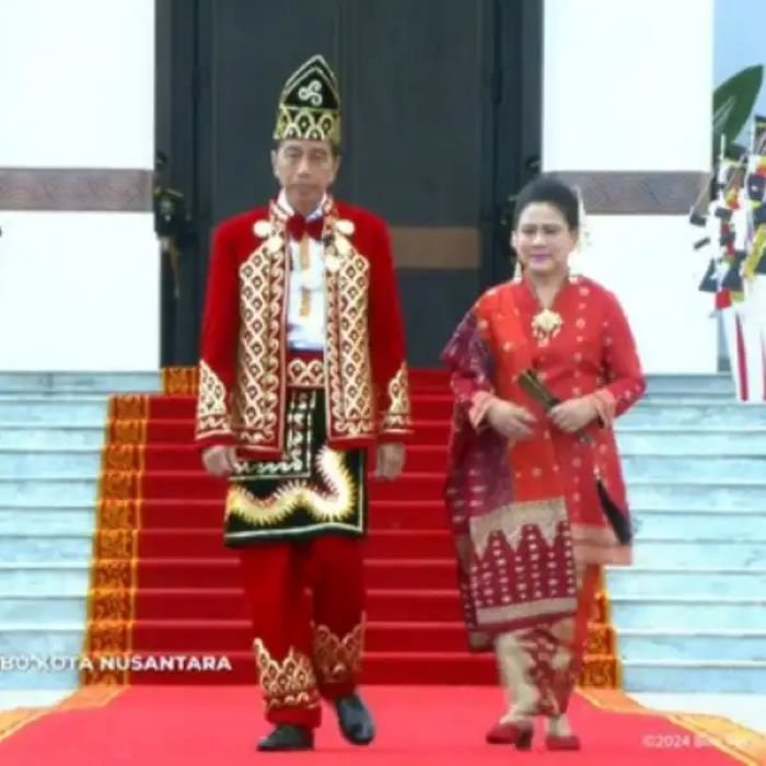 Presiden Joko Widodo memakai pakaian adat Banjar