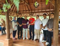 Menhukam Yasonna Laoly Menerima Jaminan Hari Tua dari BPJS Ketenagakerjaan