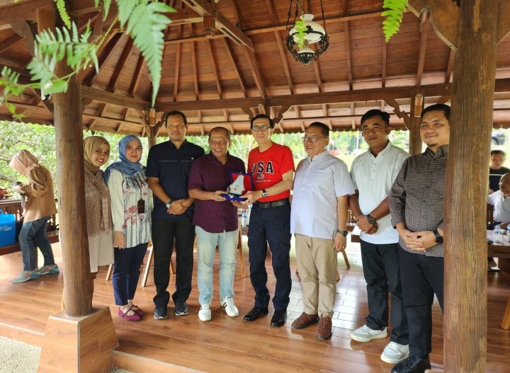 Menhukam menerima JHT dari BPJS Ketenagakerjaan